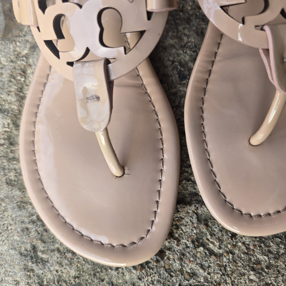 Tory Burch Patent Logo Thong Sandals in Blush Nude - Picture 3 of 11